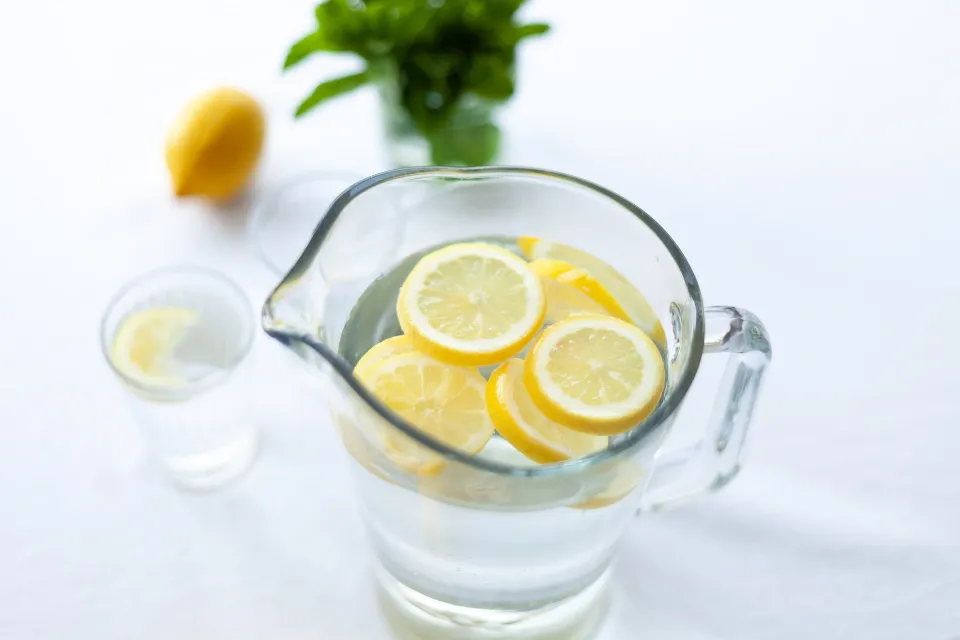 How Long Does Lemon Water Last? Can It Go Bad?