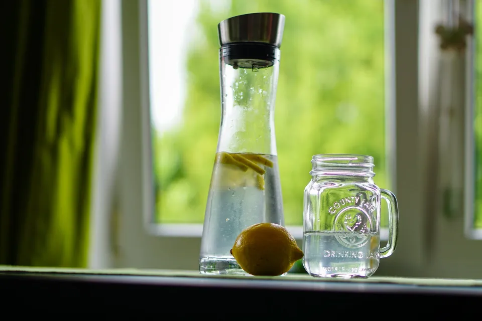 How Long Does Lemon Water Last? Can It Go Bad?